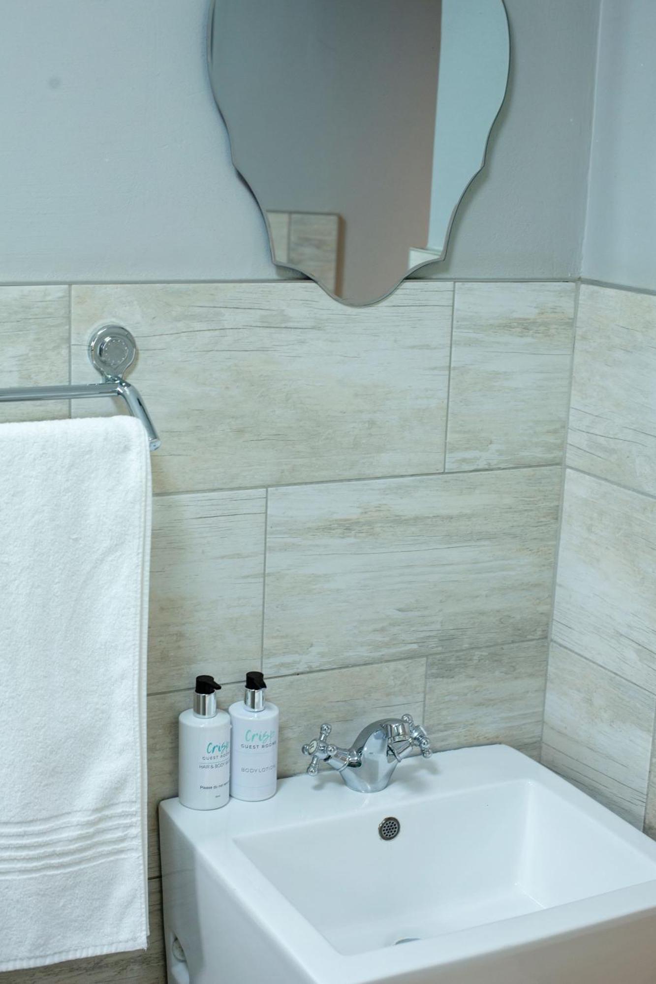 Crisp Guest Rooms Bloemfontein Exterior foto