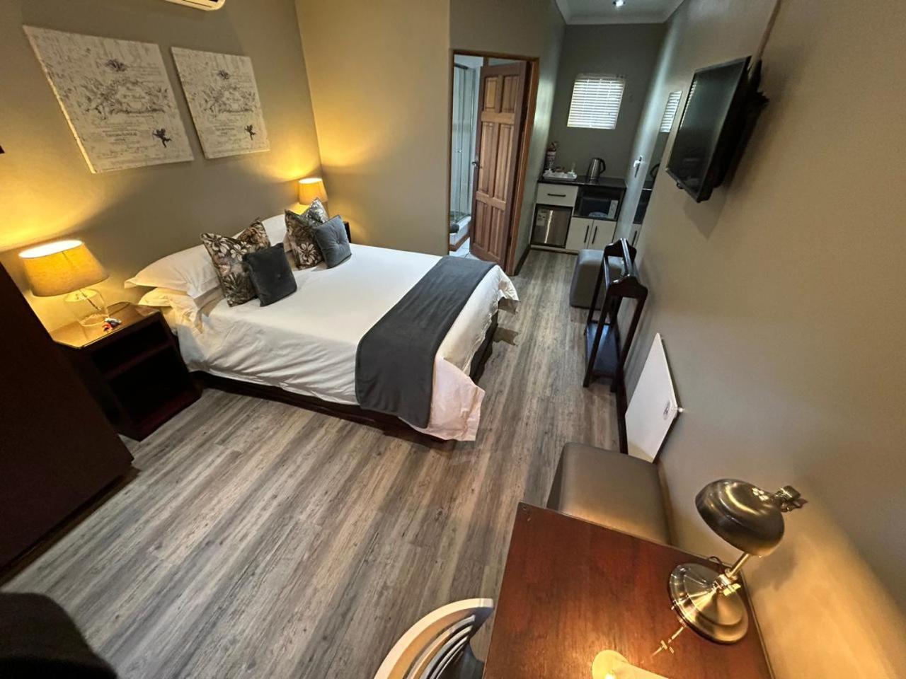 Crisp Guest Rooms Bloemfontein Exterior foto