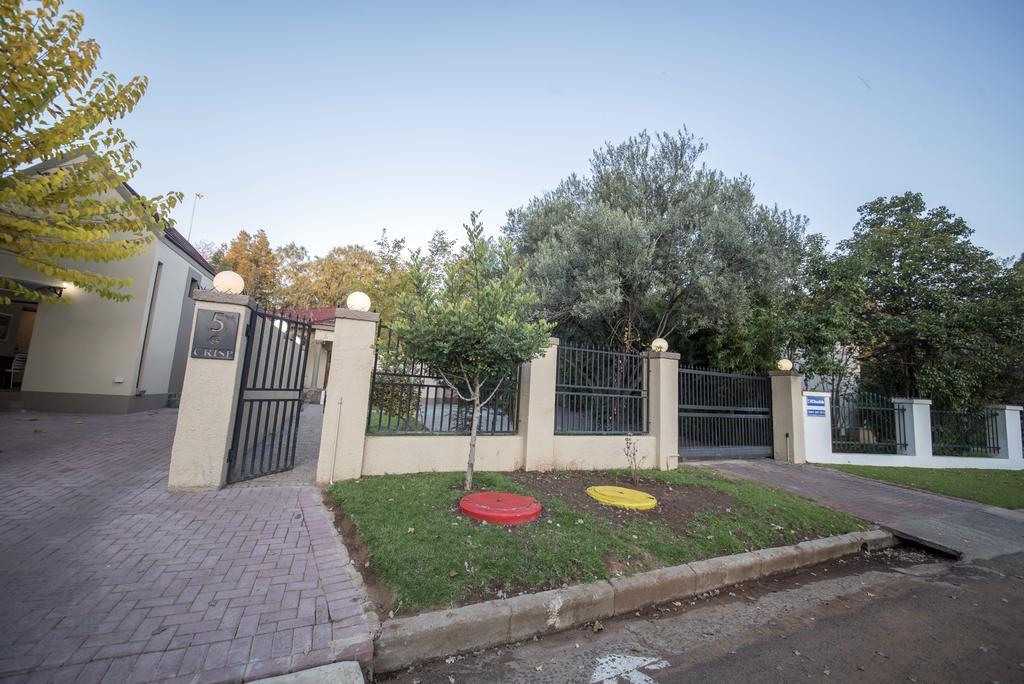 Crisp Guest Rooms Bloemfontein Exterior foto